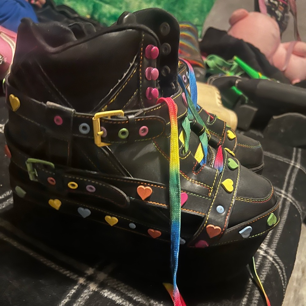 Selling some shoes to make room for new ones 😃
